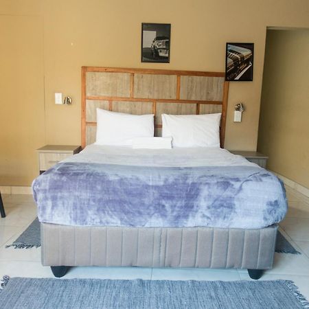 Ondangwa Rest Camp Bed & Breakfast Exterior foto