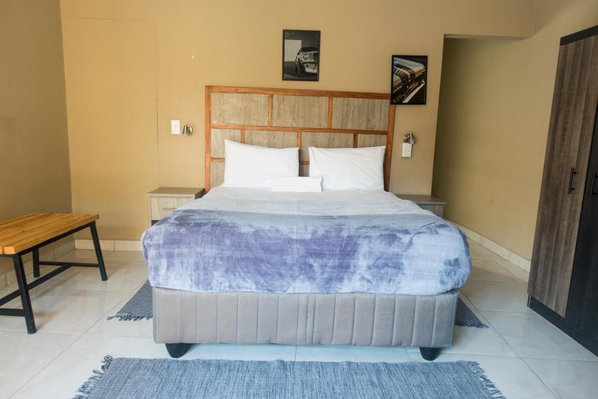 Ondangwa Rest Camp Bed & Breakfast Exterior foto