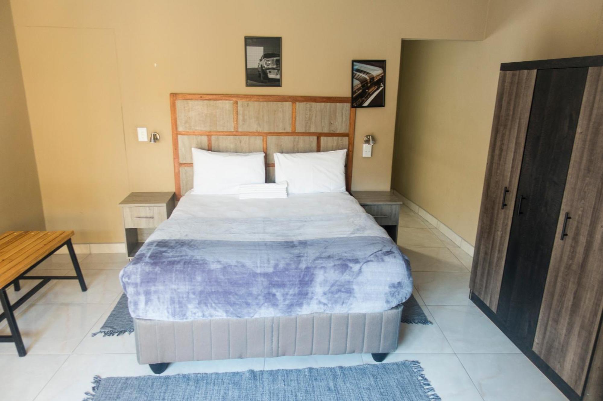Ondangwa Rest Camp Bed & Breakfast Exterior foto
